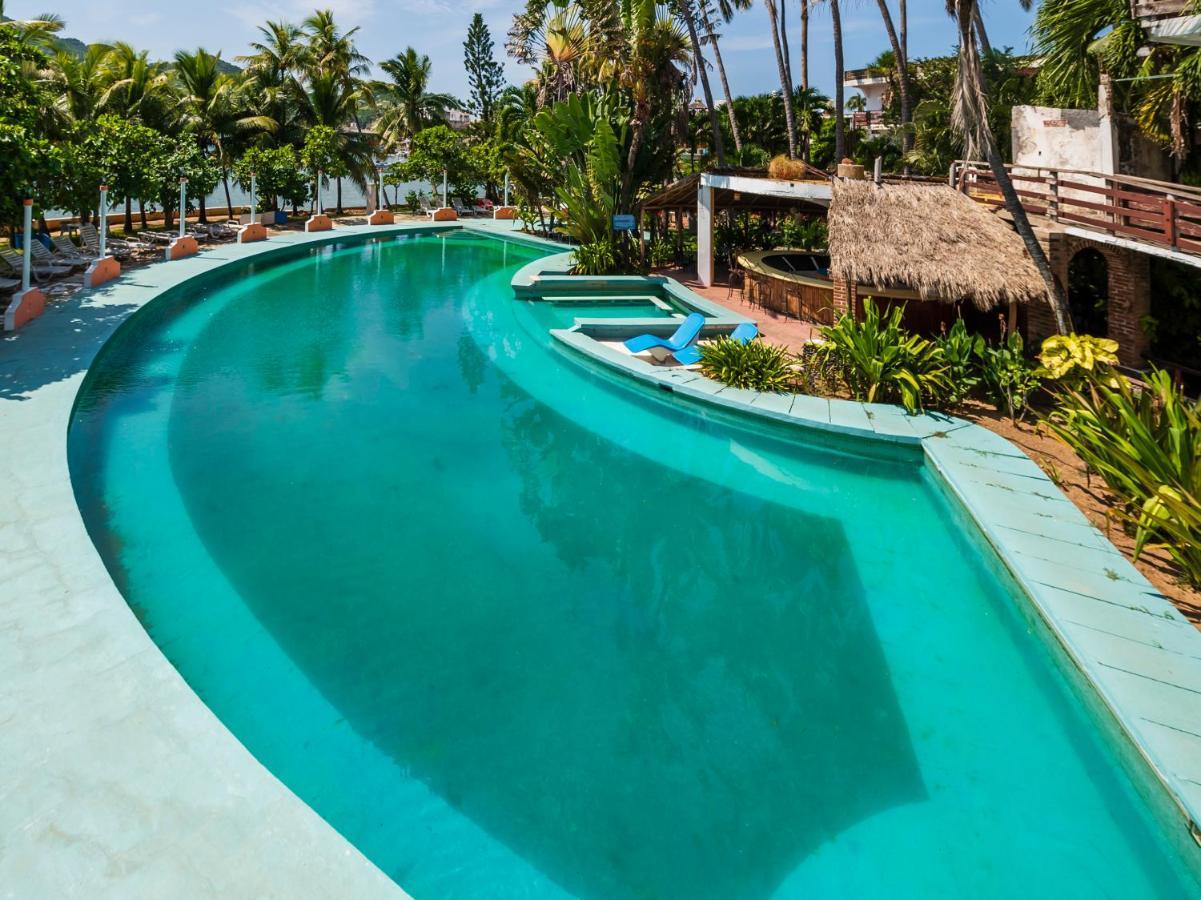 Oyo Hotel Sands Barra de Navidad Exteriör bild